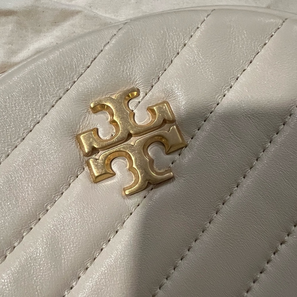 🤍💛Tory Burch Kira Chevron Circle Bag 💛🤍 - Picture 2 of 16